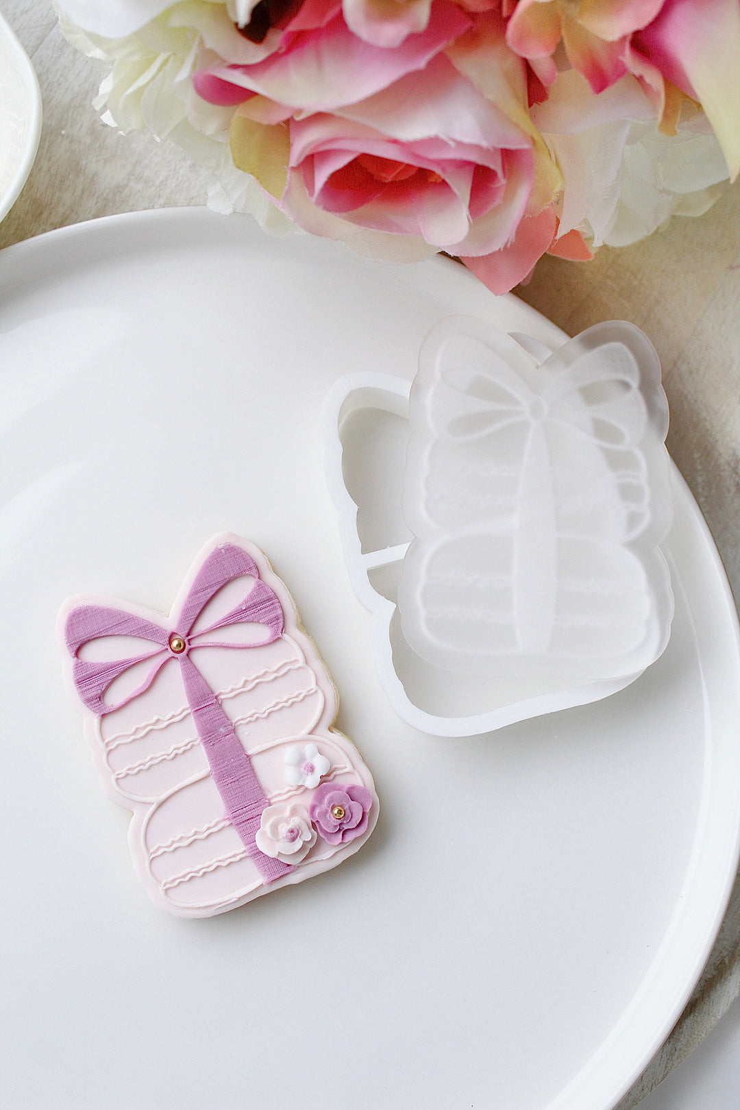 Macarons + cookie cutter